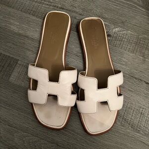Pre-loved Hermes white sandal